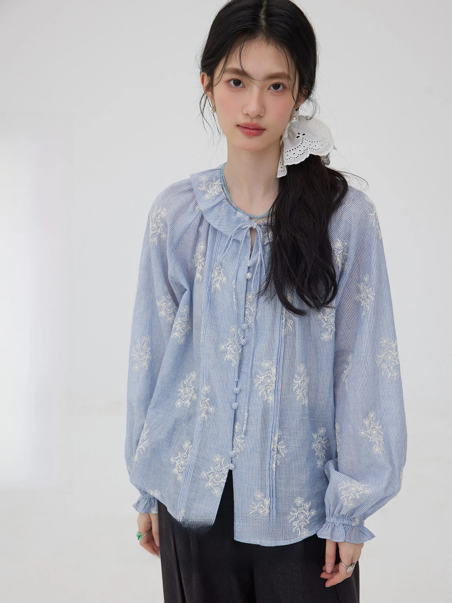 

Ретро-белая женская полосатая блузка с кружевной отделкой, хлопковая, с длинным рукавом, круглым вырезом, для повседневной носки, весенняя модная женская блузка