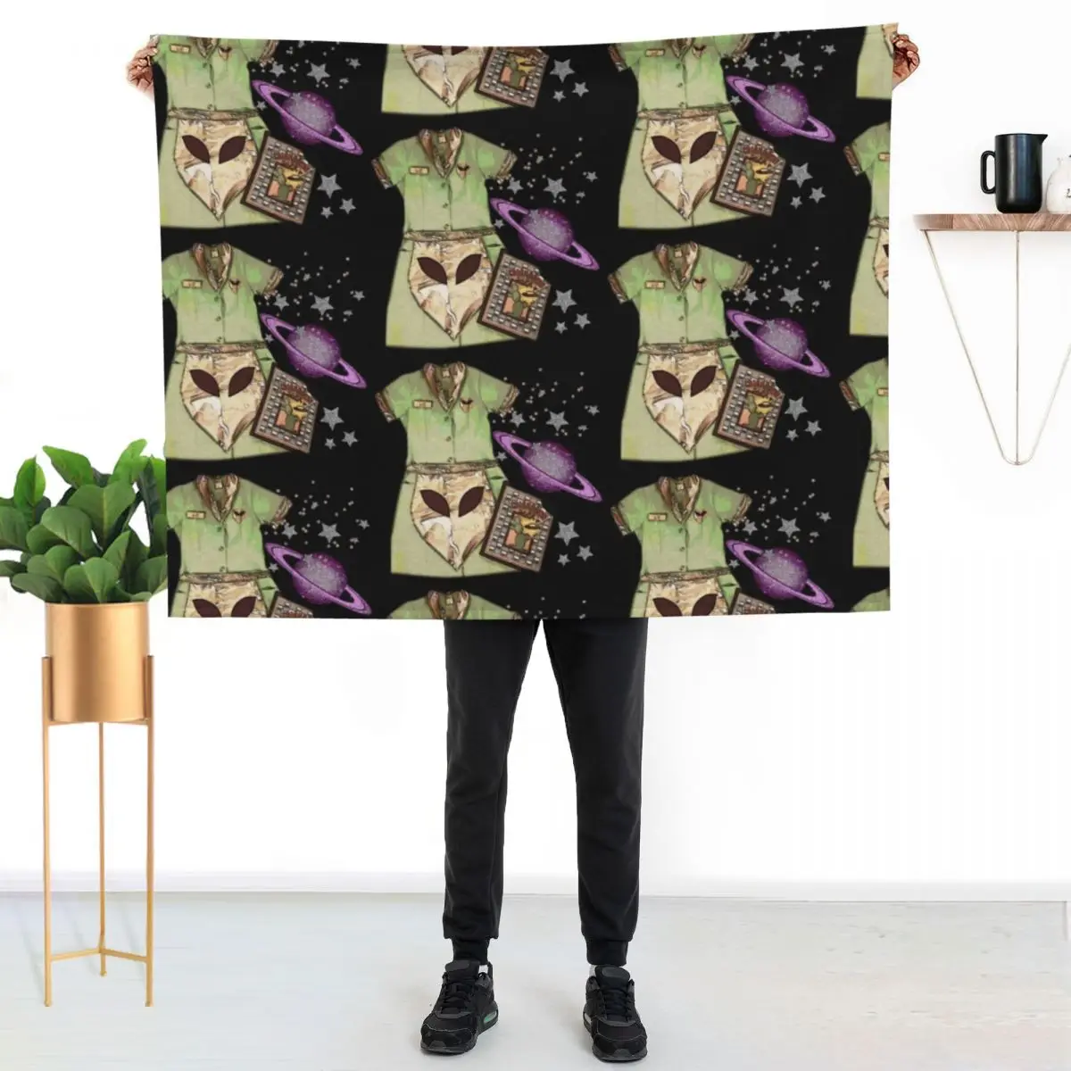 Roswell TV show Liz Parker work uniform Throw Blanket Decoratives Large Nap Weighted blankets ands Blankets