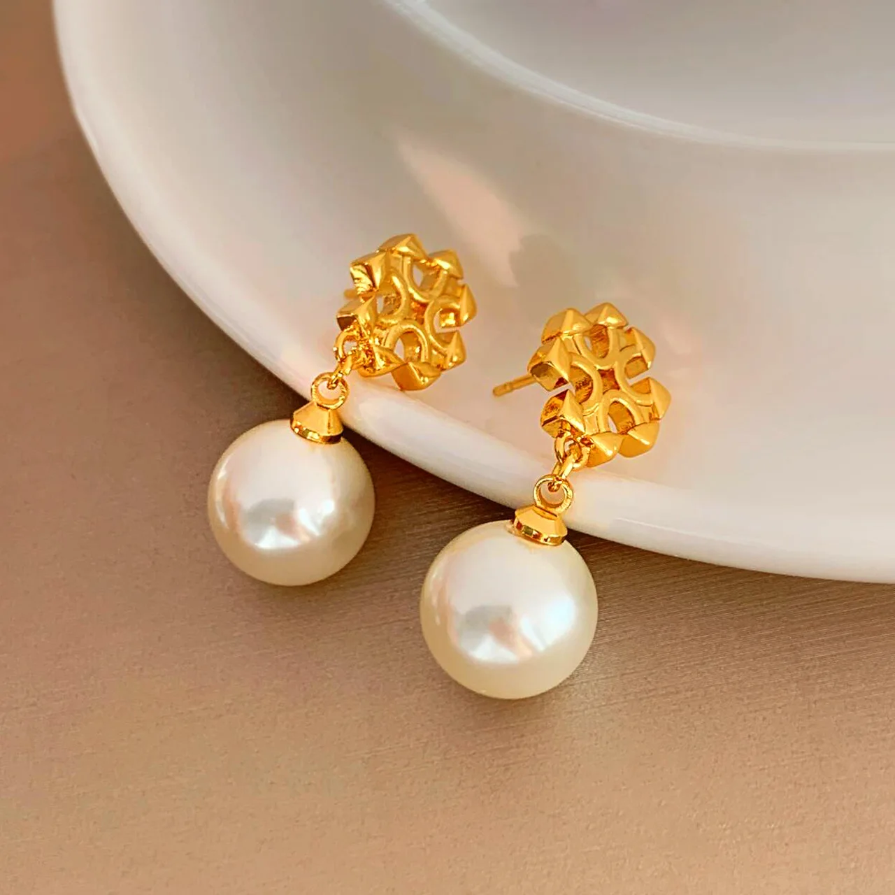 خمر اللؤلؤ الفرنسي الأذن الكفة شخصية الربط النمط الغربي القرط أنيقة اللؤلؤ مزين كليب على الأقراط