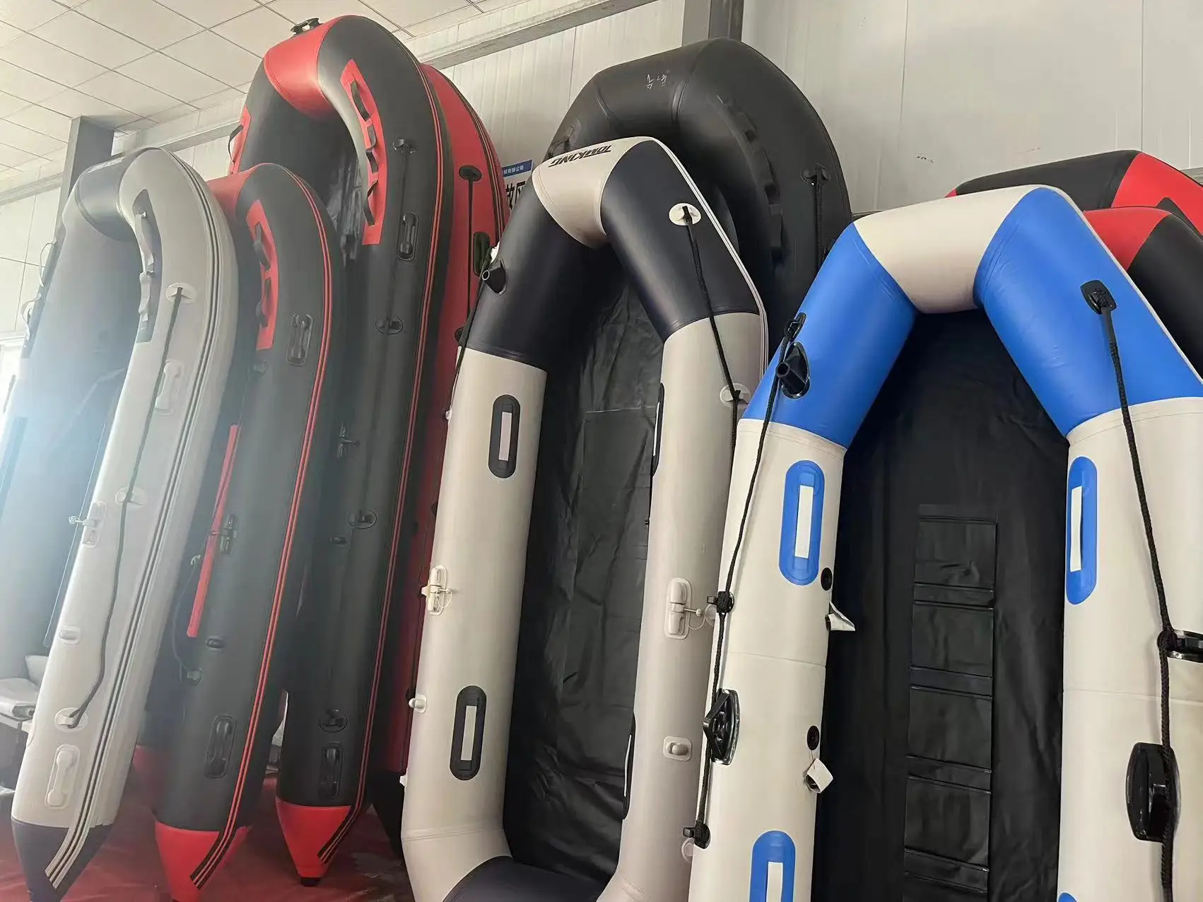 3.6M Aluminum Outdoor Luxury Speed Boat Inflatable PVC & Hypalon Material Lightweight 1.2mm Thickness For Rowing Racing Drifting