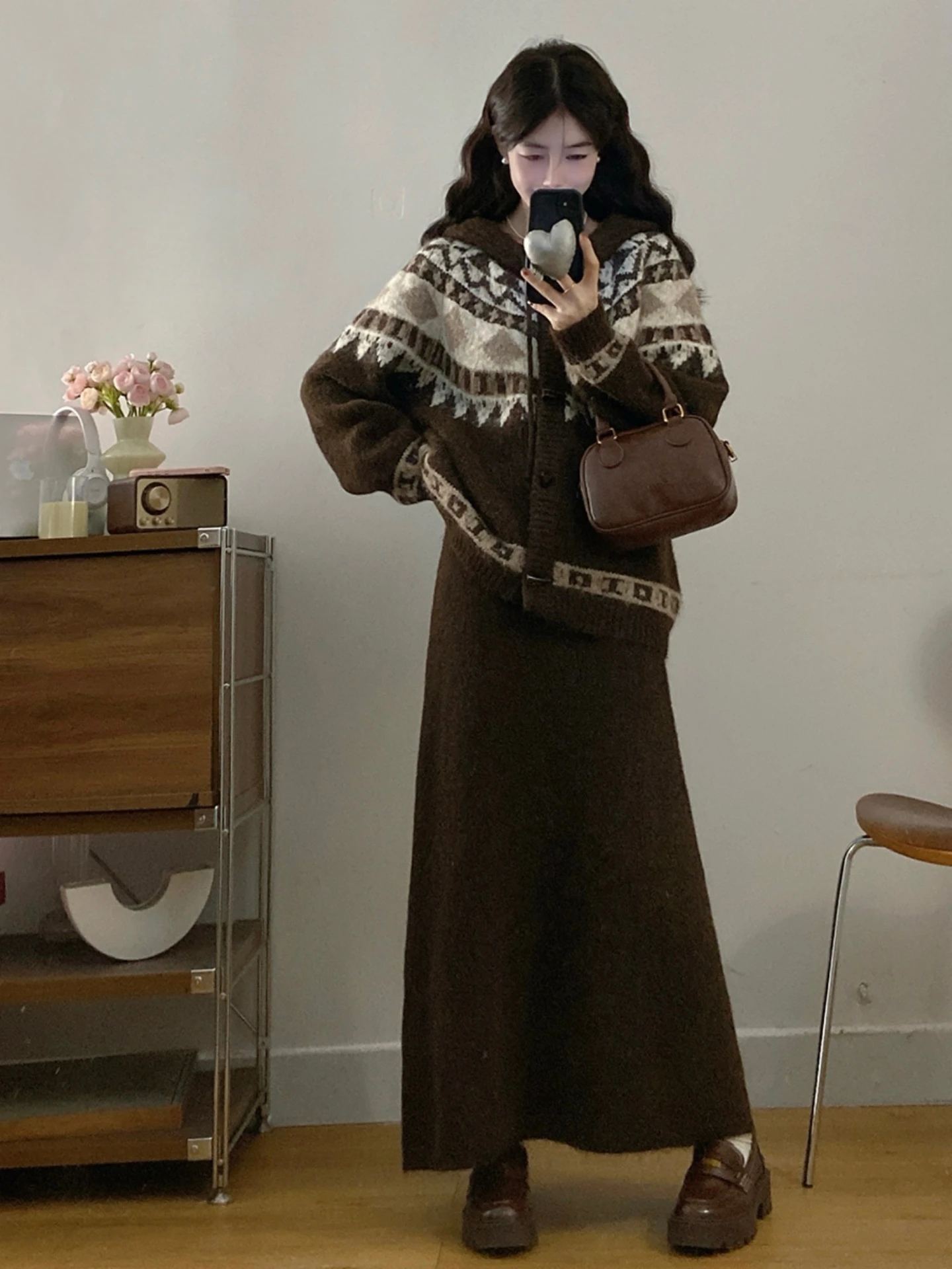 

Women's plus Size Vintage Button-Up Hoodie Sweater Jacket And Skirt Two-Piece Set Winter Warm Casual Fashion Ensemble