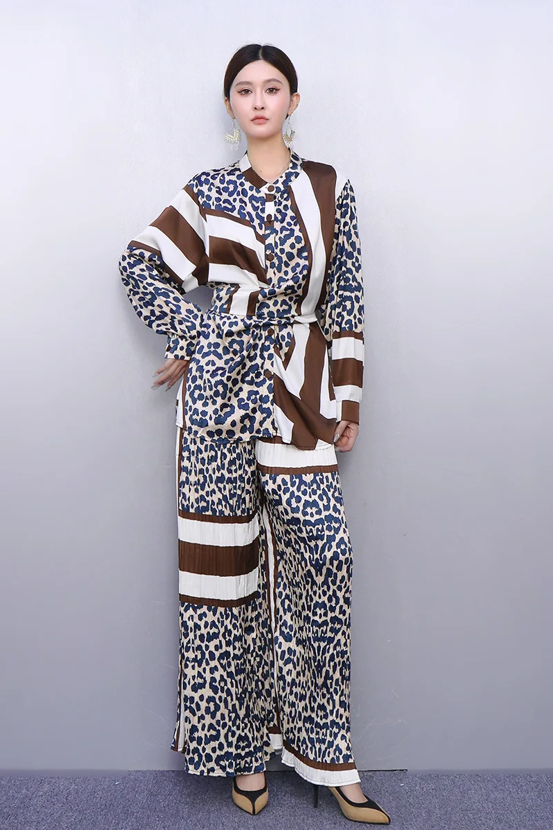 

2025 Autumn Elegant Fashion Set Women Loose Printed Top Wide Leg Pants Two-piece Set J2045