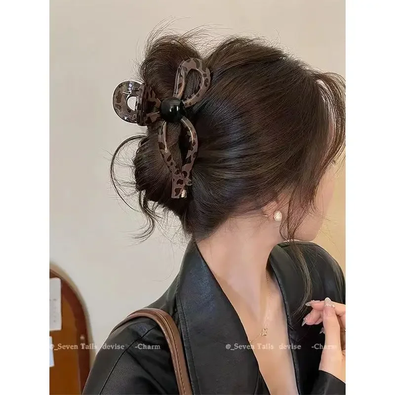 Klip rambut lebar motif macan tutul wanita, klip rambut punggung kepala hiu elegan, aksesori rambut baru 2024