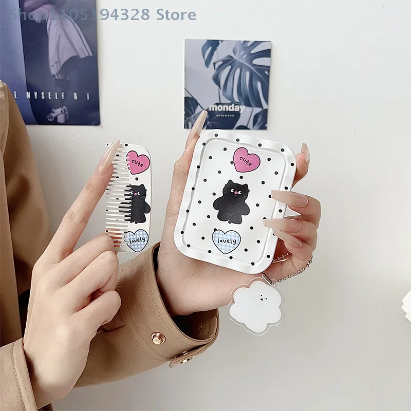 [MP] Specchio per trucco da viaggio pieghevole portatile con gatto nero cartone animato con mini strumento per trucco portatile a pettine per donne e ragazze