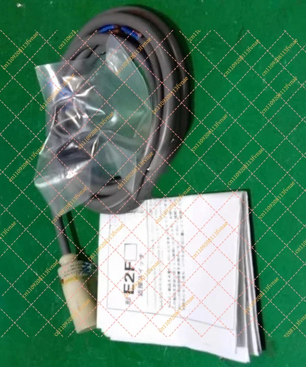 New proximity switch E2F-X5Y1 sensor 24V-240VAC 1pcs