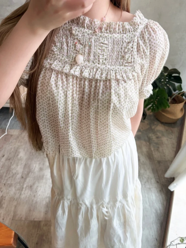 

Рубашка Susan Do из чистого хлопка с цветочным принтом и короткими рукавами, свободный крой во французском стиле, с квадратным воротником, плиссированными рукавами-фонариками, женский топ