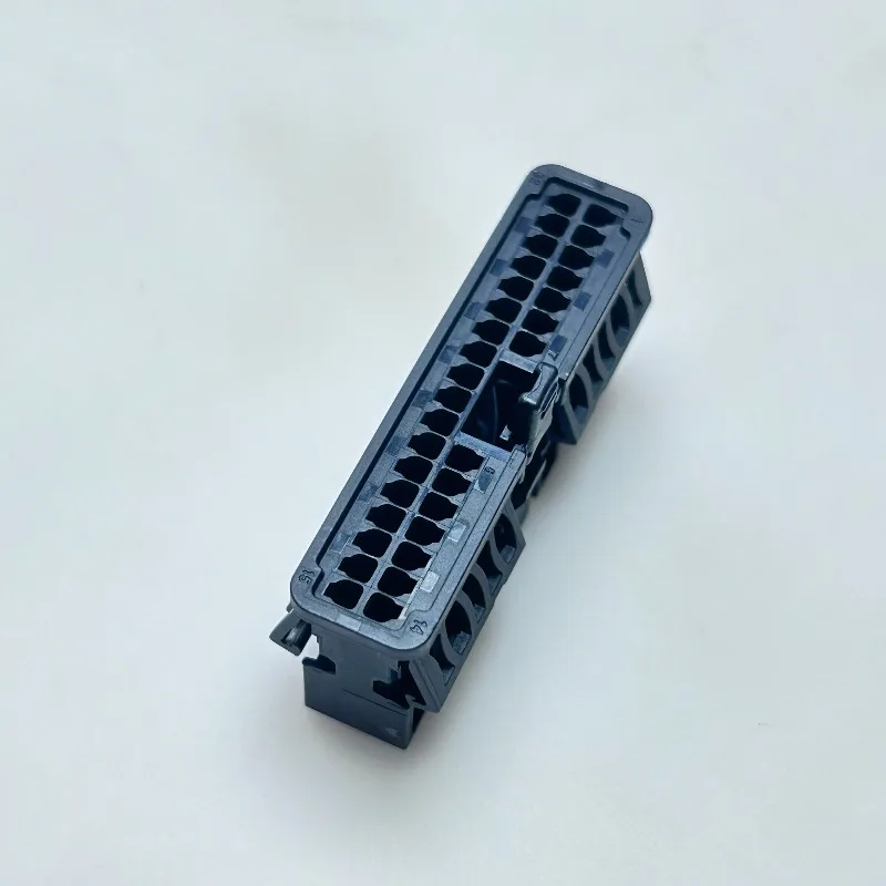 2382569-1 Tyco 32 holes, connectors jackets, housings, harnesses