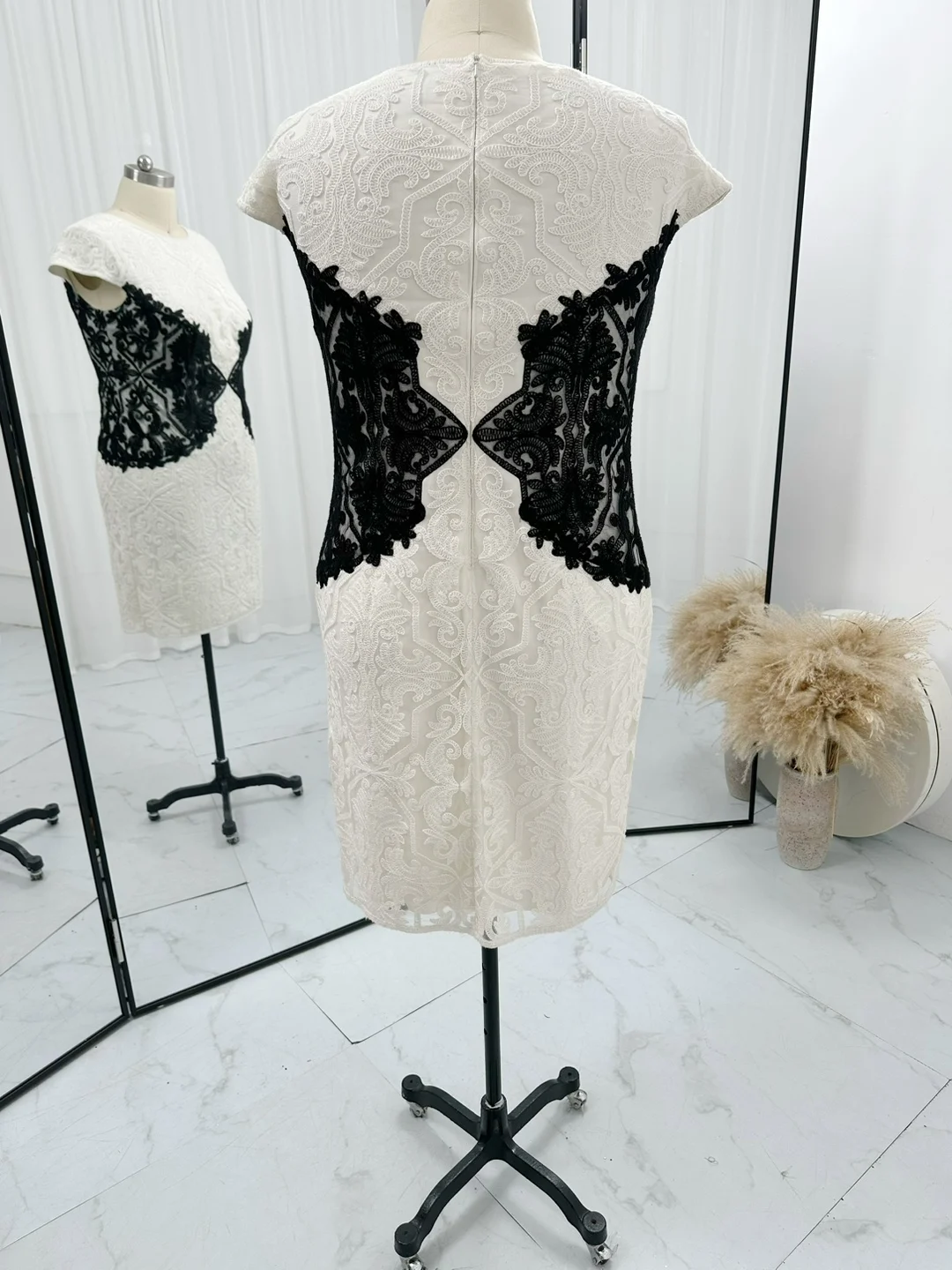 Black And White Elegant Simplicity Lace Can Wear Bag Hips And Thin Short Evening Dresses M1206