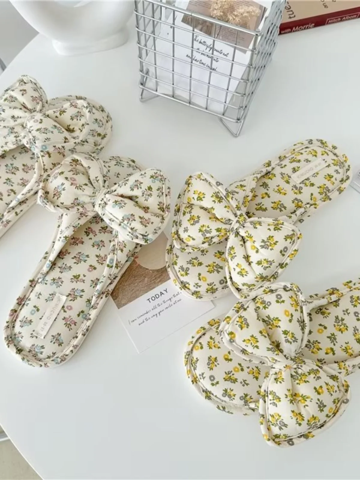 Bloemenstrik Open-Teen Huishoudelijke Slippers Voor Dames Katoen Zweet-Absorberend Materiaal Met Dikke Zool En Antislipfunctie
