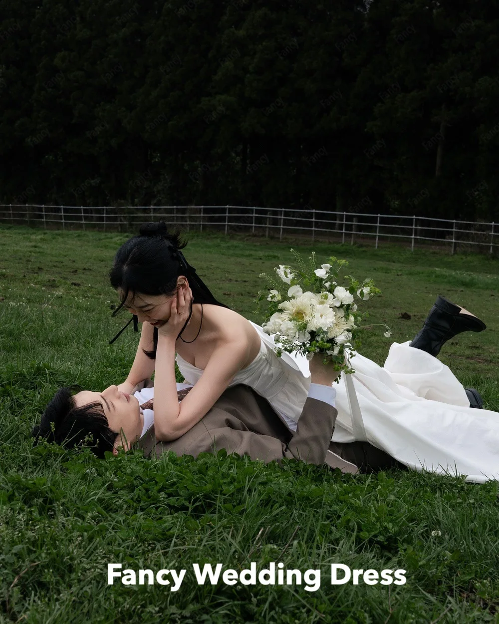 Fancy eenvoudige ivoor strapless trouwjurk Korea fotoshoot een lijn mouwloze bruidsjurk terug korset op maat