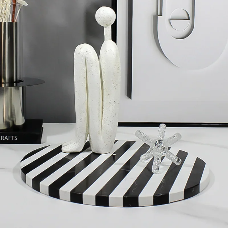 Vassoio a strisce bianche e nere in marmo artistico, decorazione per tavolino da salotto, modello di stoccaggio, sala vendite, ufficio