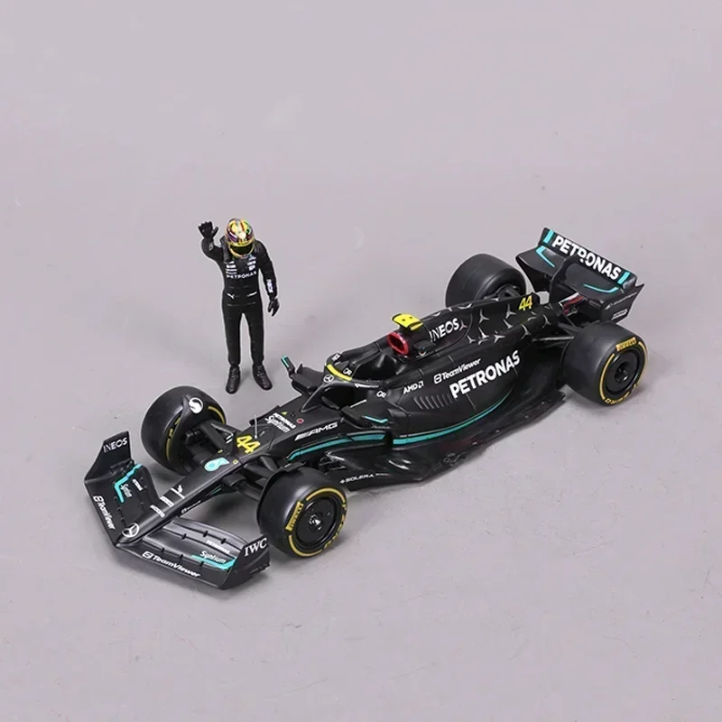 New Bburago 1:24 Mercedes-Amg Bnez F1 W14 And Dirver Doll Lewis Hamilton George Russell Aolly Model Toy Cars Collection Gift