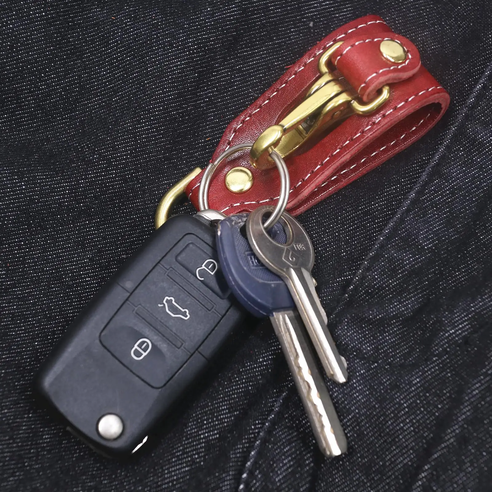 1pc Premium First-layer Cowhide Waist Keychain - Durable Tactical Buckle for Car Keys, Mountaineering, and Rock Climbing - Hands