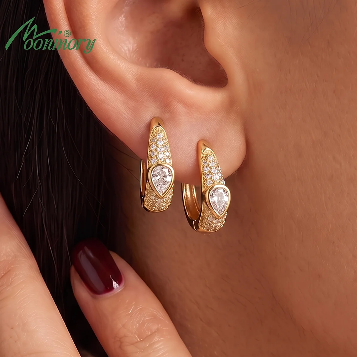 Moonmory Original Design 5A Birnenförmige Zirkon-Huggie-Creolen für Damen, minimalistisch, umweltfreundlich, 18K vergoldet – Detail 1