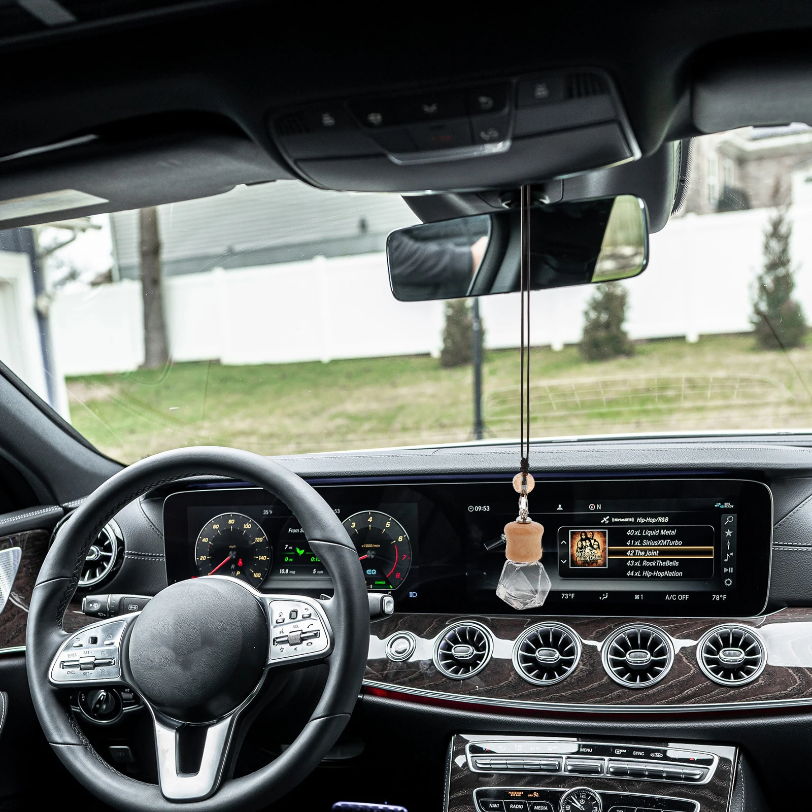 

2Pcs Car Aromatherapy Bottle Glass Wood Elegant Hanging nament Car Interior Decor Gift Remove Odor Compact Accessories