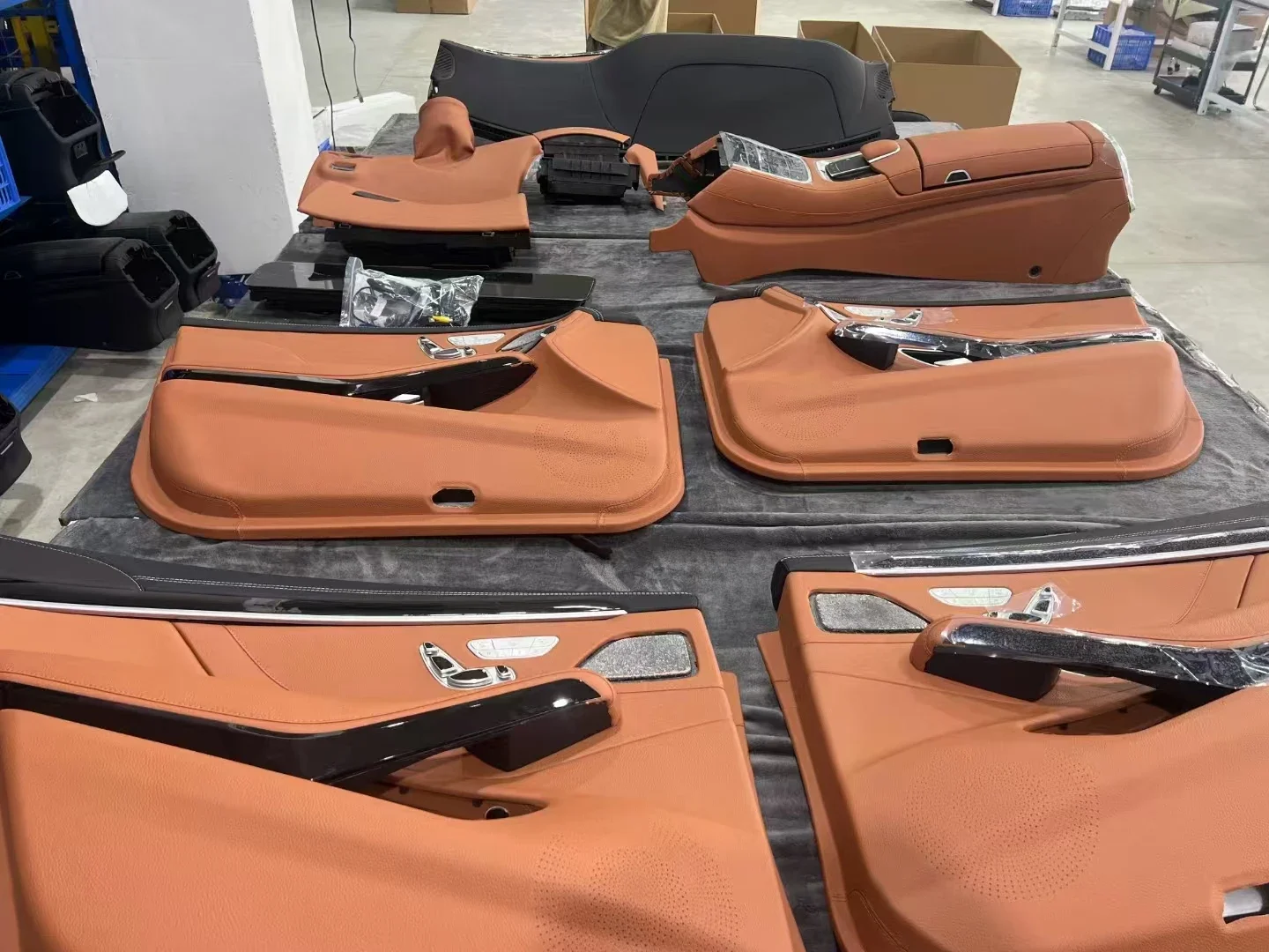 مجموعة ترقية داخلية فاخرة للبيع المباشر من المصنع لعام 2024 لـ S Class W221 إلى W223 حواف جلدية للسيارة موديل جديد لـ W221 #4