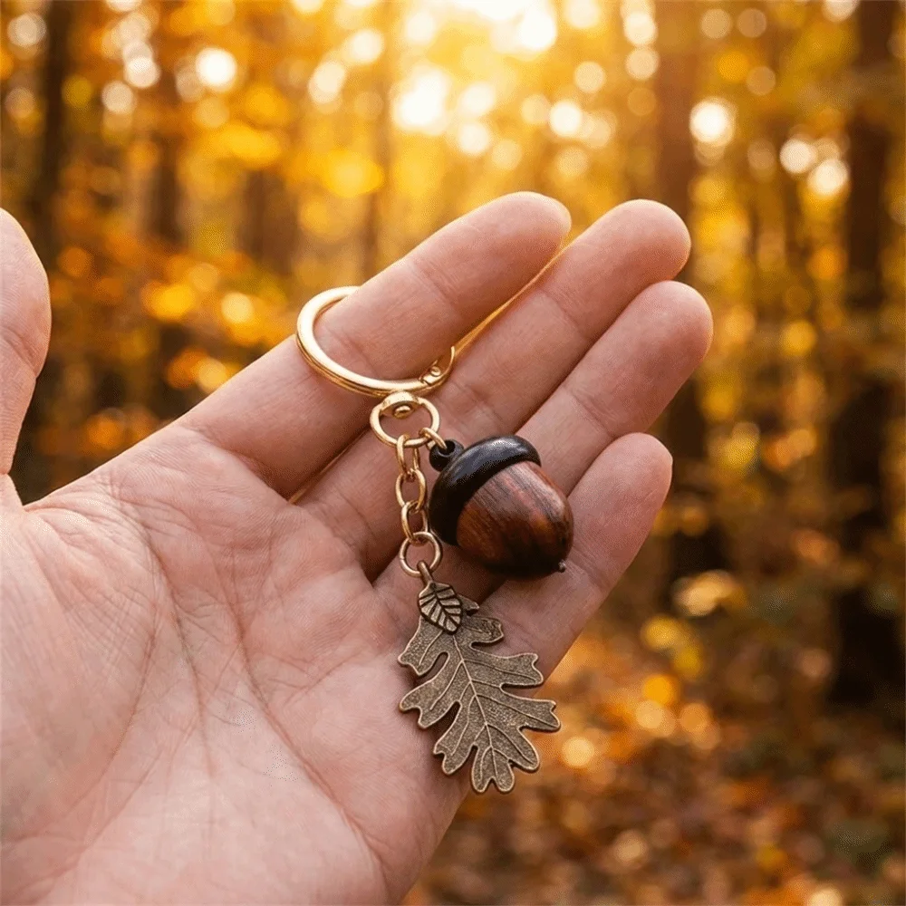 Antique Acorn Keychain Small Item Storage Lightweight Simulation Acorn Bag Pendant Removable Twist Open Metal Keychain