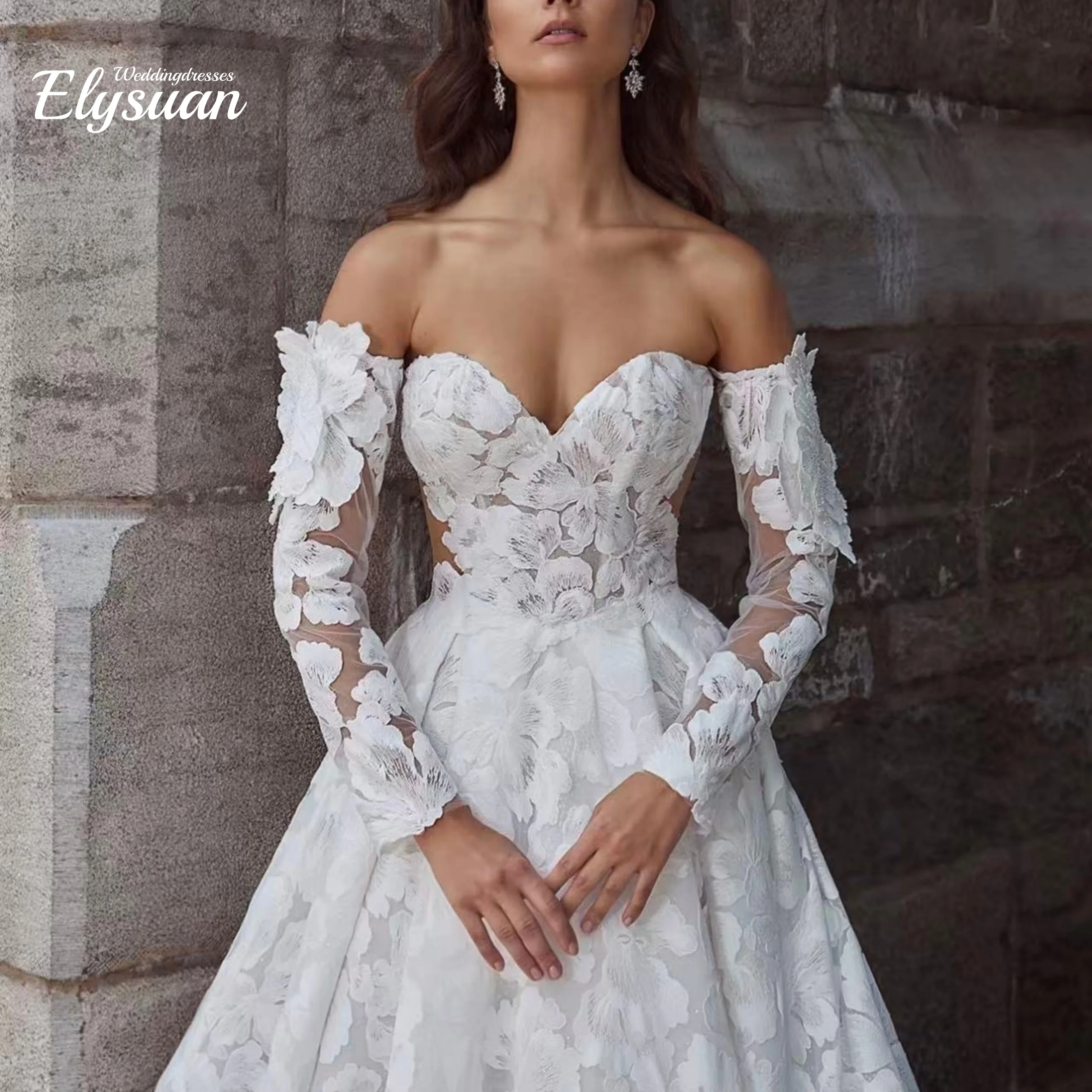 فستان زفاف مخصص للحفلات من الدانتيل بدون ظهر، تصميم فريد من نوعه، أكمام مزخرفة بسيطة وأنيقة