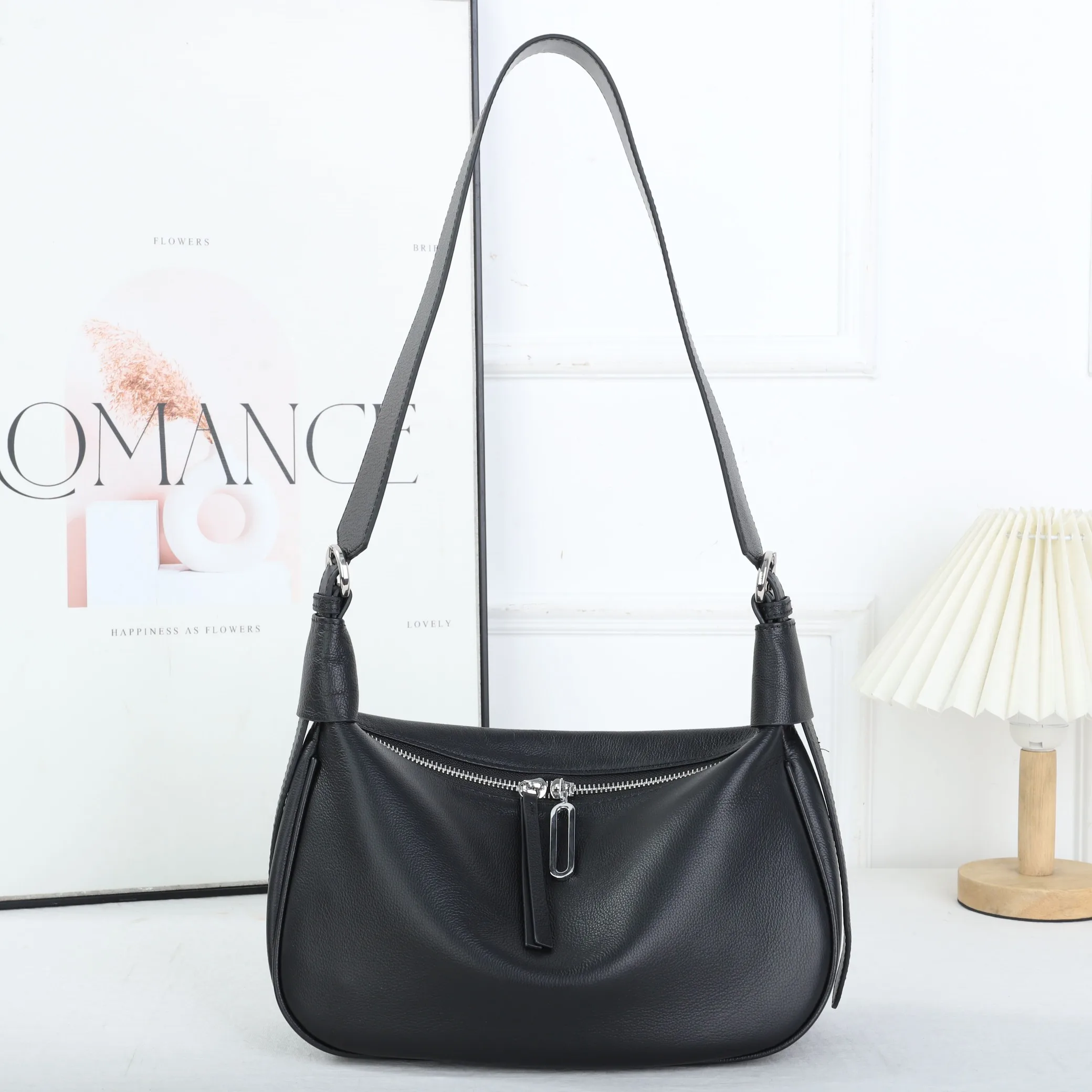 

Genuine Leather Women's Shoulder Crossbody Bags Luxury Deisgner Brand Ladeis Fashion Underarm Bag for Woman 2026 Tote Bag Purse