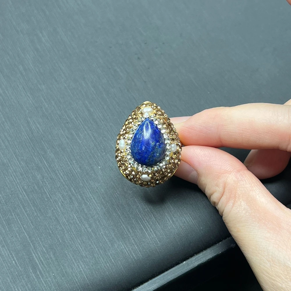 خاتم اللازورد على شكل قطرة ماء طبيعية مصنوع يدويًا مع ترصيع كريستالي فريد من لؤلؤ المياه العذبة وحجر الراين - مجوهرات ذات طراز بسيط