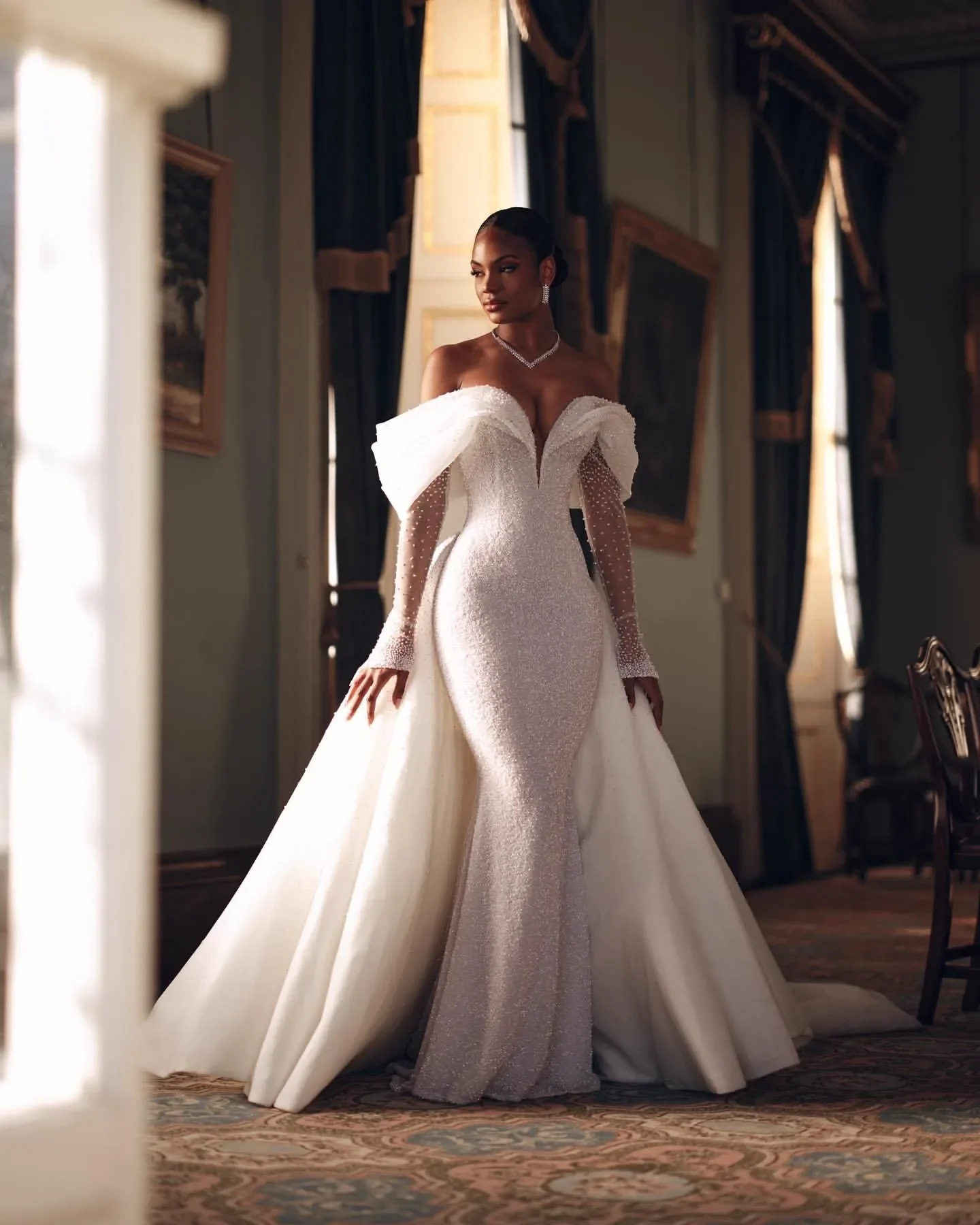 Customzied Elegant Wedding Dresses Off Shoulder With Detachable Train Full Sleeve Sequins Neck Bridal Gowns Robe De Mariee