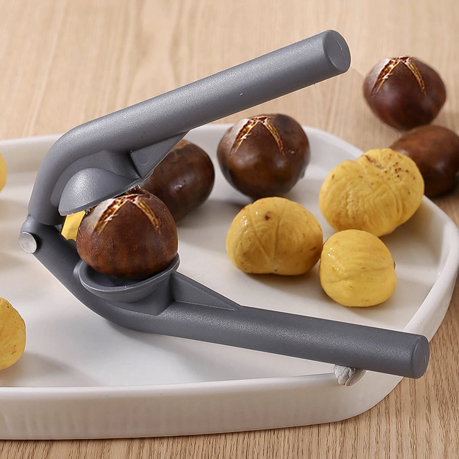 Protable Nutcracker Chestnut Clip Stainless Steel Nut Opener Single-Handed Clip for Almonds Walnuts Brazil Nuts