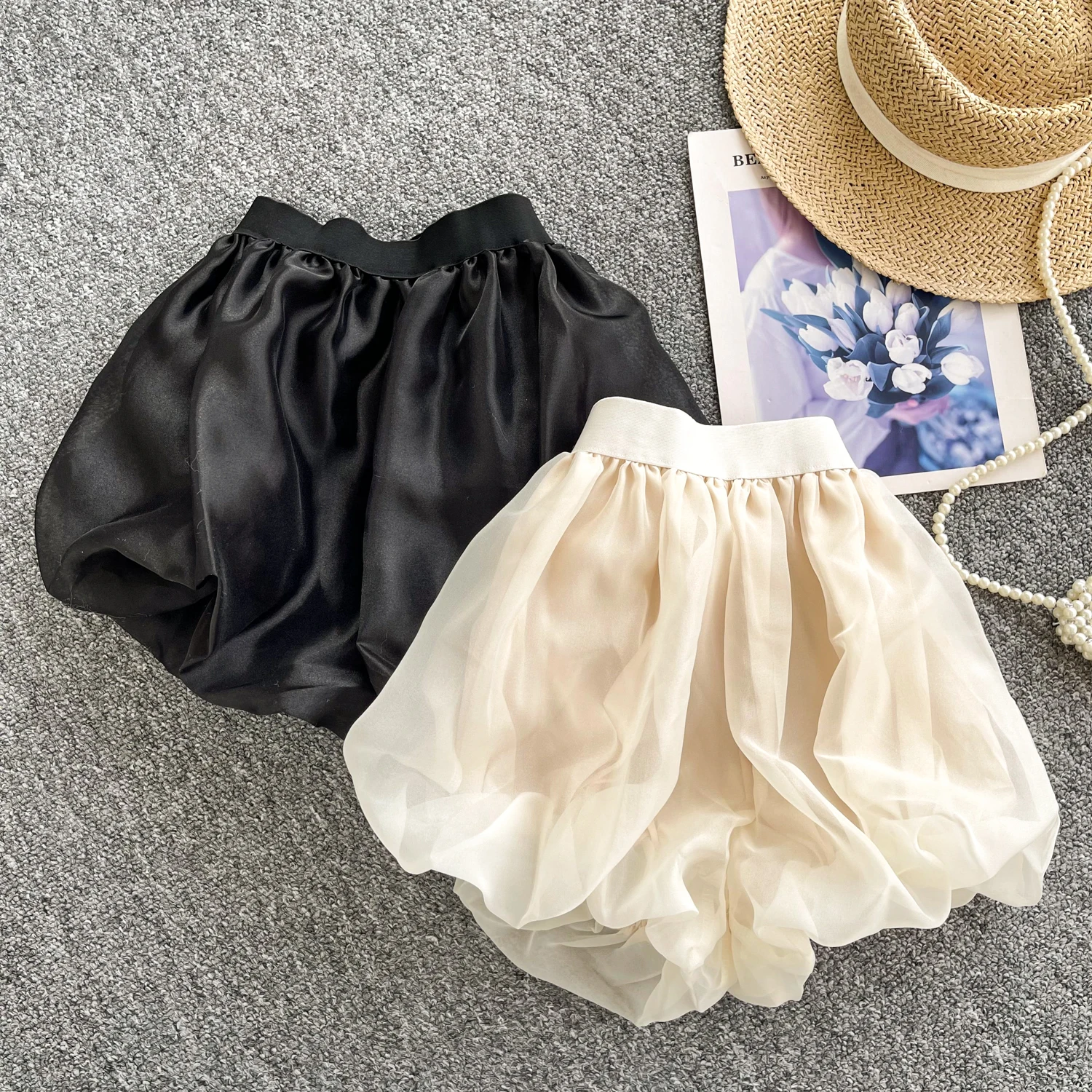 

Женские шорты с милыми цветочными бутонами, весна/лето, новинка 2025, универсальные сетчатые пушистые повседневные брюки с высокой талией, однотонные пляжные шорты