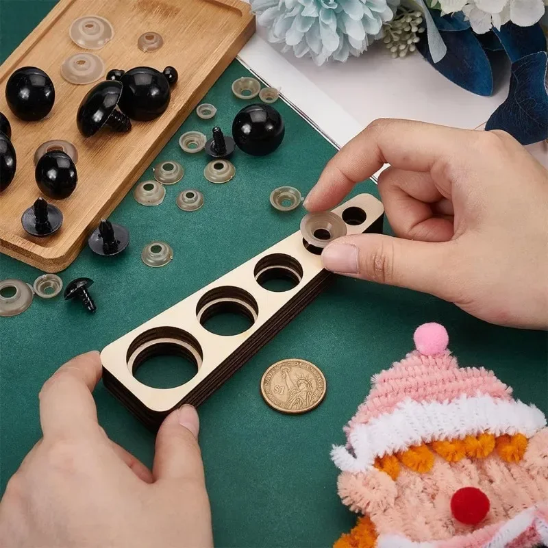 2pcs Wood Safety Eyes Insertion Tool Auxiliary Tool for Attaching Safety Eyes and Washers Eyeball Gauge Board Amigurumi Craft