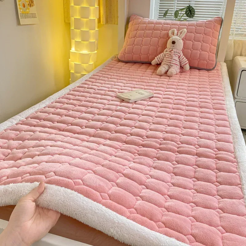 2024 Winter Milk Velvet Bedspread King Size Bed Cover Quilted Mattress Pad Washable Mattress Protector Bed Linen Queen Bedsheet