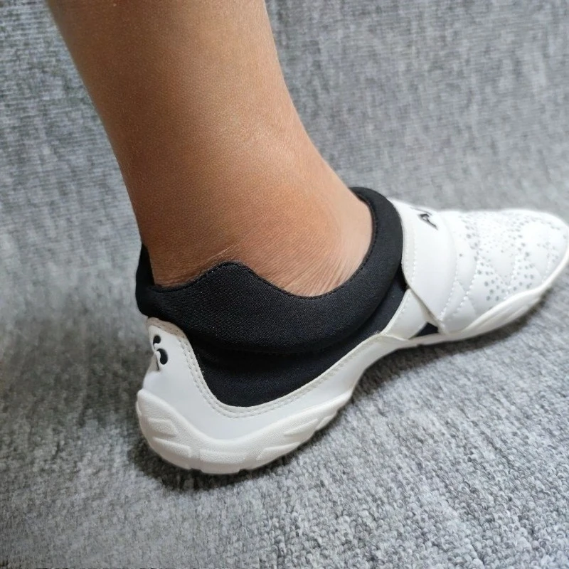 أفضل بيع الأزواج أحذية تدريب فنون الدفاع عن النفس لينة أسفل حذاء التايكوندو للجنسين أحذية رياضية خفيفة الوزن في الأماكن المغلقة