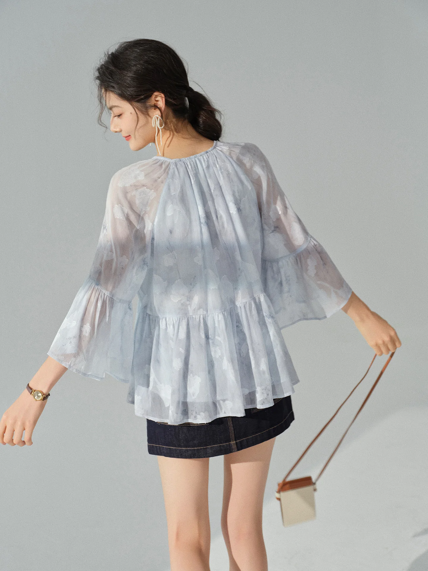 Blusa elegante con volantes y cuello en V, Top ligero de gasa con retazos, camisa informal holgada de manga larga para mujer, ropa diaria de otoño