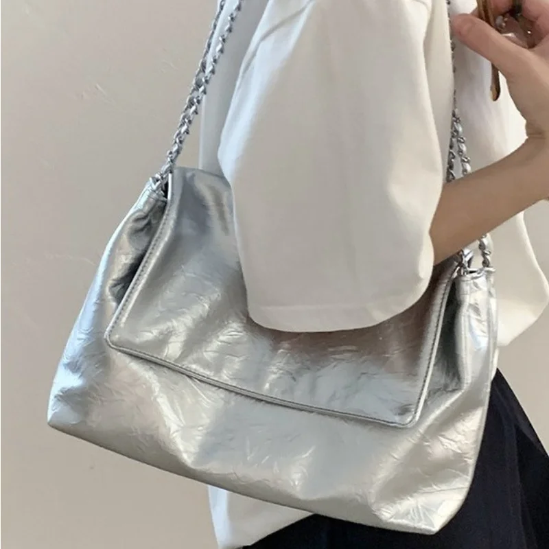 Simple Flap Large-capacity Shoulder Bags 2024 New Fashion Women\'s Commuter Silver Underarm Bags Portable Female Chain Handbags