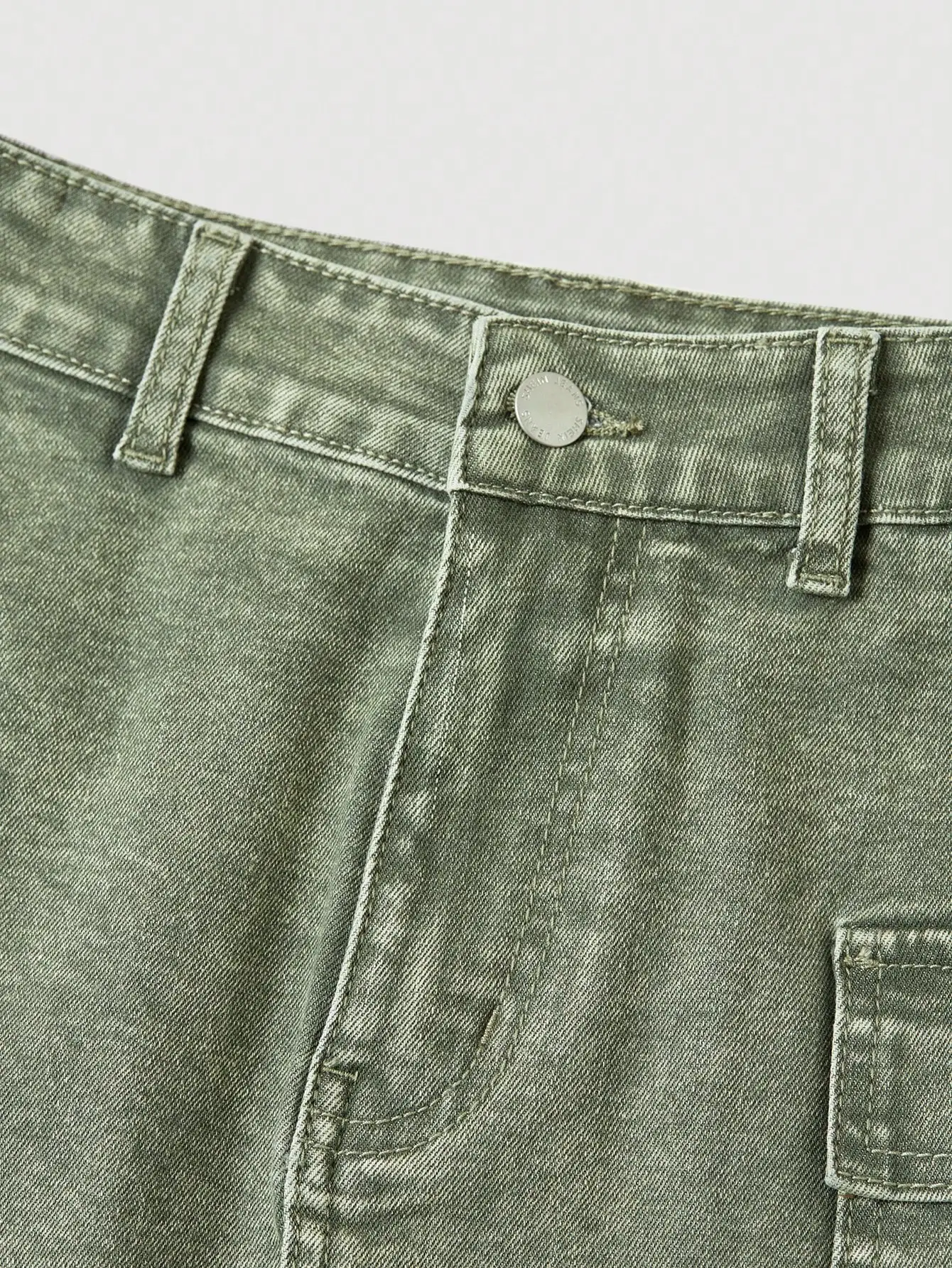 レディース オリーブグリーン デニム ミニスカート カーゴポケット付き ストレッチ素材 ボディコンフィット