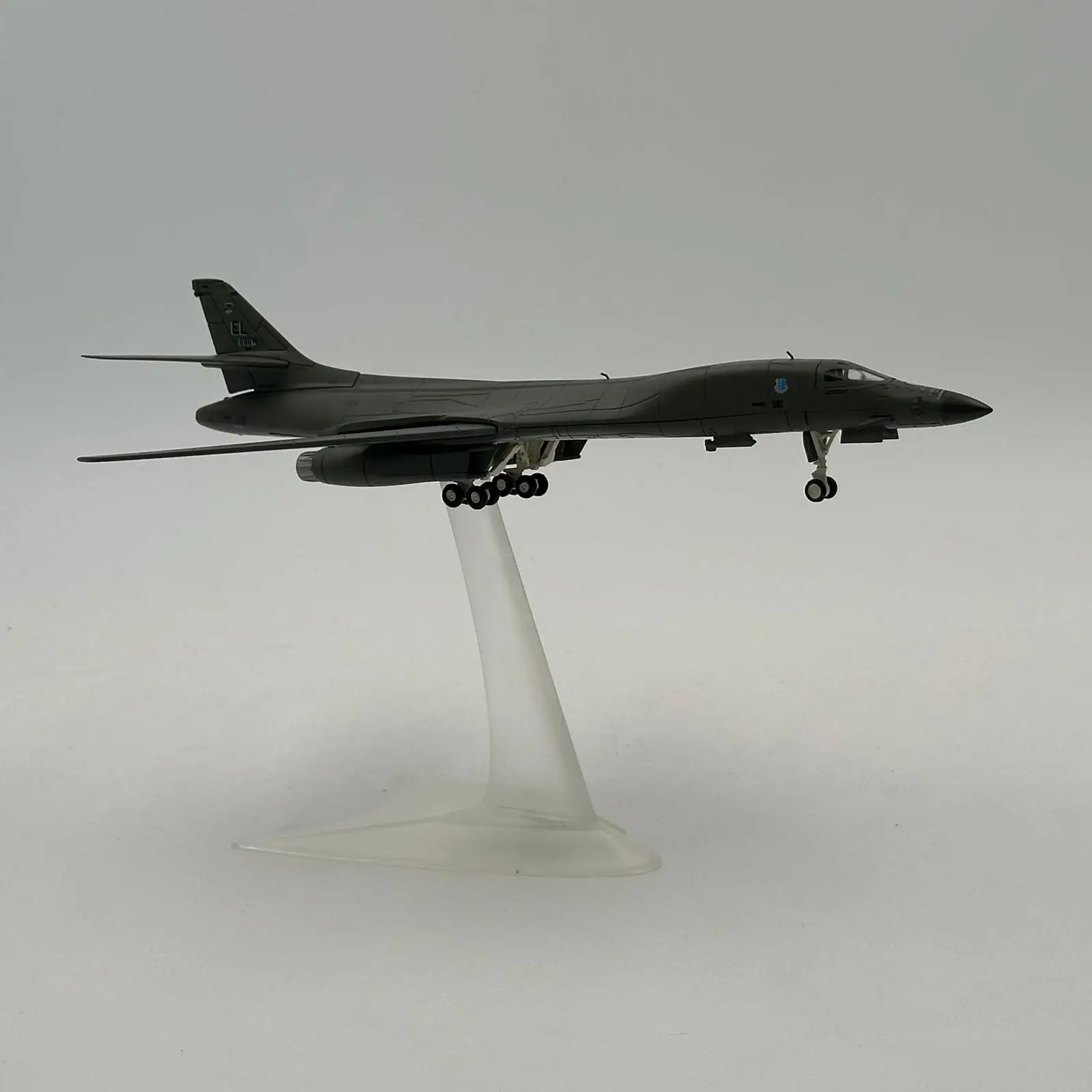 Bomber Tabletop Decor para Crianças, Avião Avião com Stand Alloy Aircraft, Estante, Escritório, Sala de Estar, Café, Casa, 1:200, B-1B