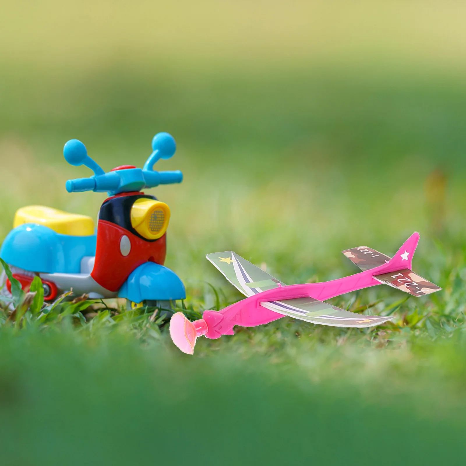 

30Pcs Airplane Plaything Funny Outdoor Kids Aircraft Throwing Garden Plane Plaything Interactive Game