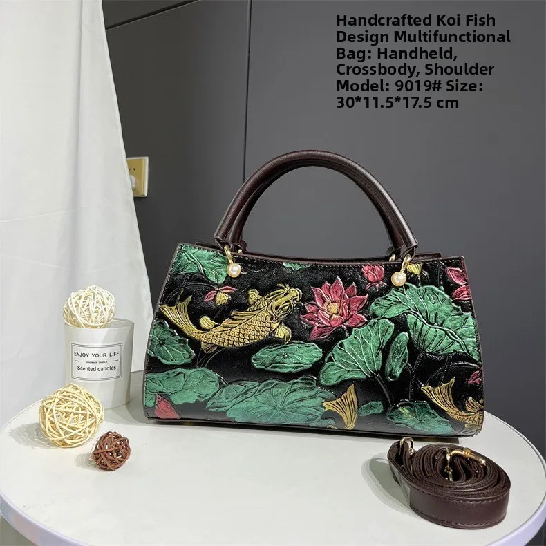 

Сумка на одно плечо ручной работы большой вместимости для женщин в ретро-стиле с тисненым узором в виде рыбы, привлекающей богатство, и застежкой-молнией.