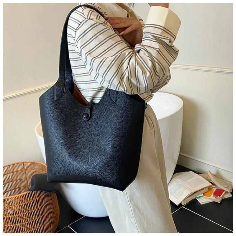 

Diaper Bag Trendy Parisian Crossbody Bag Elegant Leather Handbag For Women Stylish Large Capacity Designer Purse