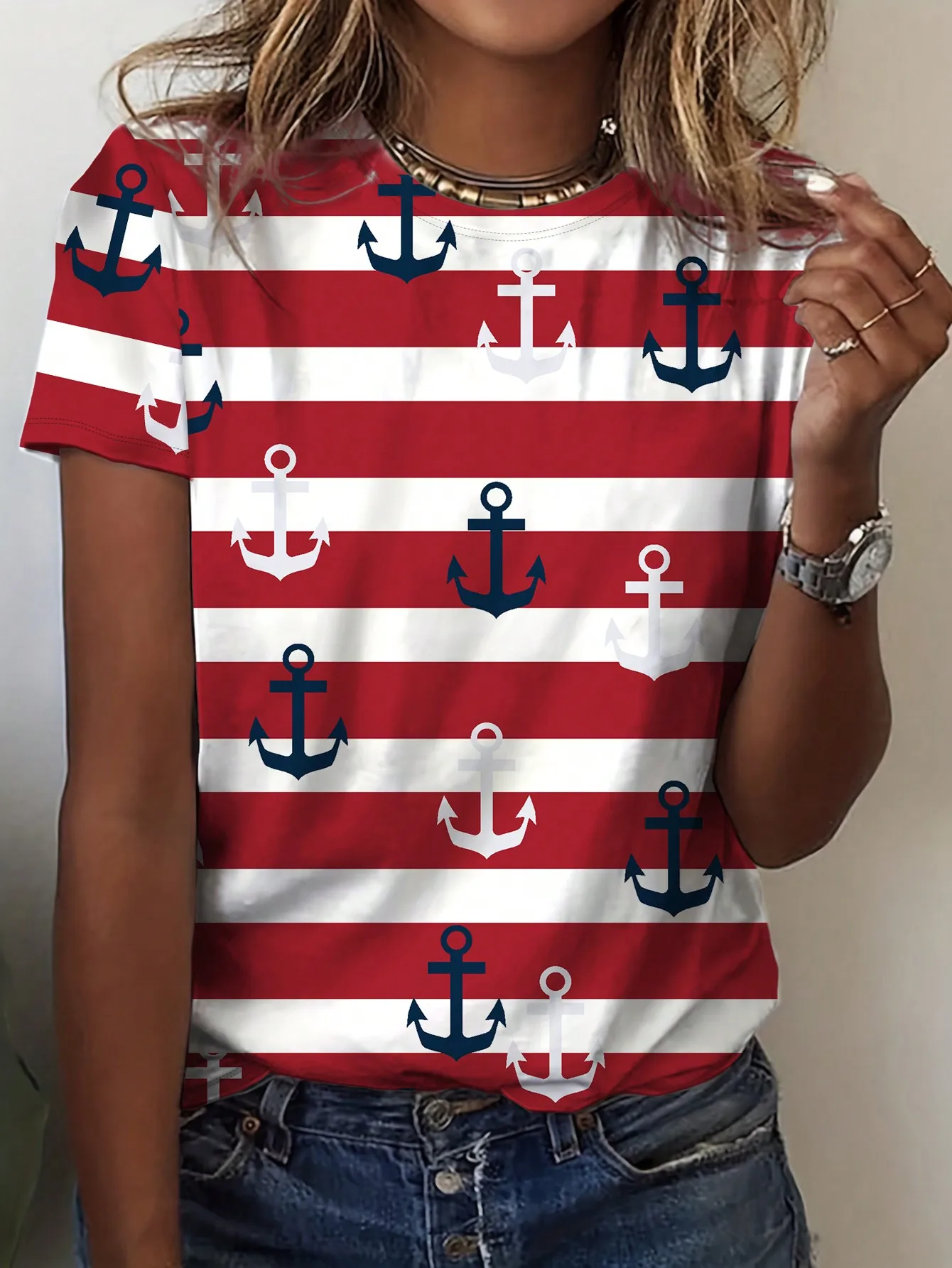 

Женская футболка с круглым вырезом и короткими рукавами, с принтом в морском стиле с изображением якоря и полосок