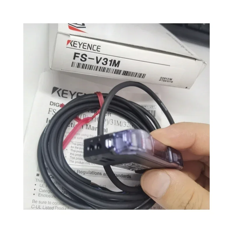 

keyence FS-V31M Digital Fiber Optic Sensors Fiber Amplifier Cable Type Main Unit PNP