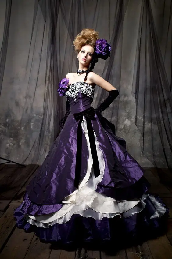 White Purple Gothic Wedding Dresses Strapless Stain Organza Ruched Lace Beaded Sweep Train Corset Bridal Gown