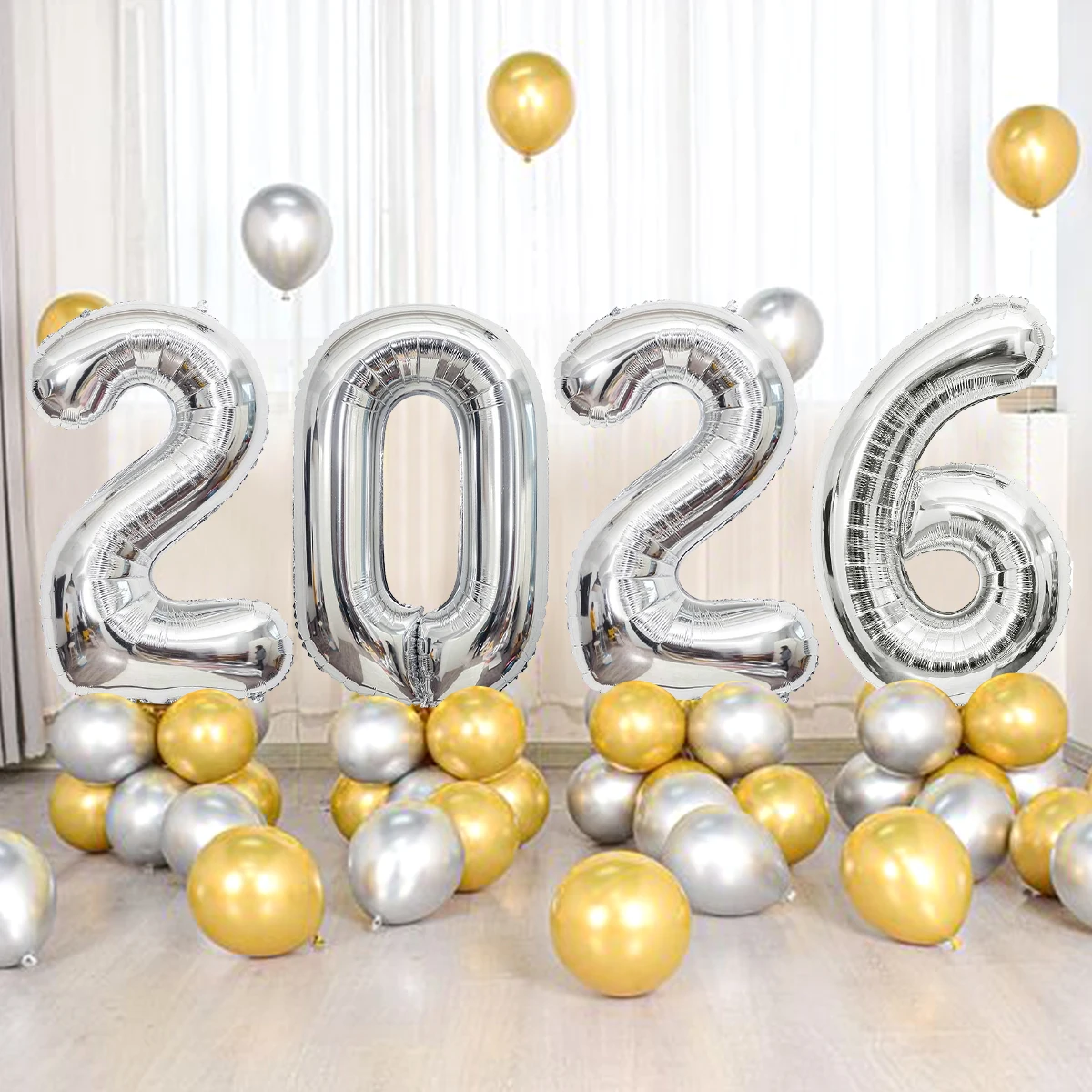 4 قطع بالونات فضية لعام 2026 للعام الجديد لتزيين حفلات أعياد الميلاد، وديكورات التخرج، وحفلات رأس السنة، وزينة السنة الجديدة