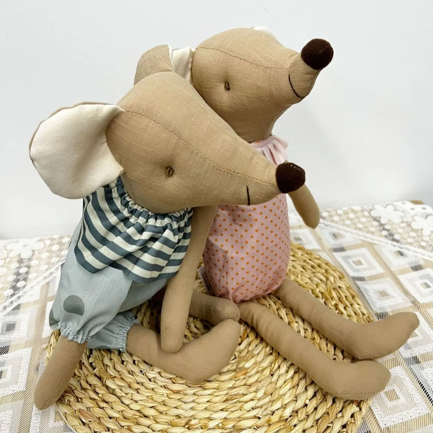 スカンジナビアスタイルの小さなネズミのなだめ人形 多機能枕 綿人形 誕生日に小さな贈り物を贈る