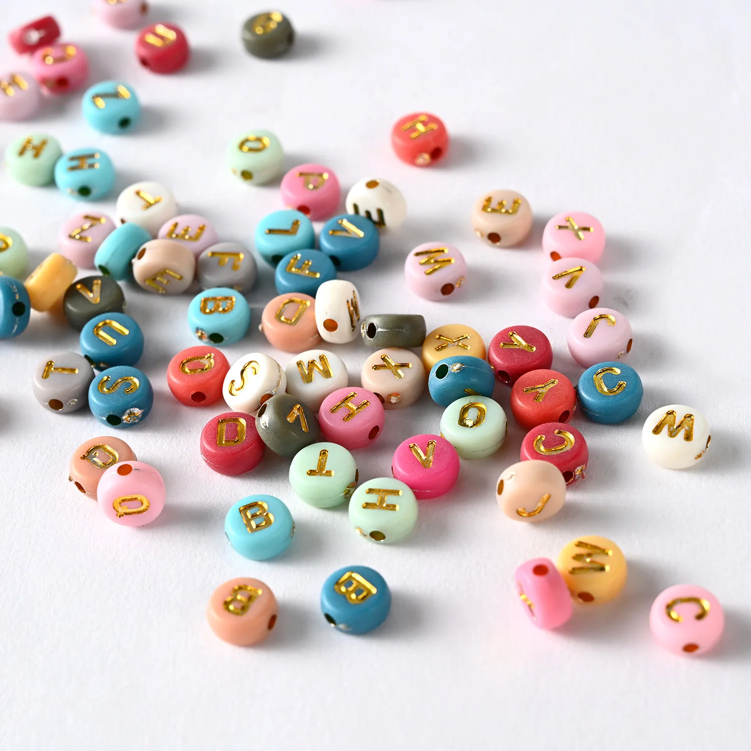 Mini Beads for DIY 4x7mm Colorful Bead with Gold Alphabet Round Flat Acrylic Loose Beads For Jewelry Making Accesories Findings