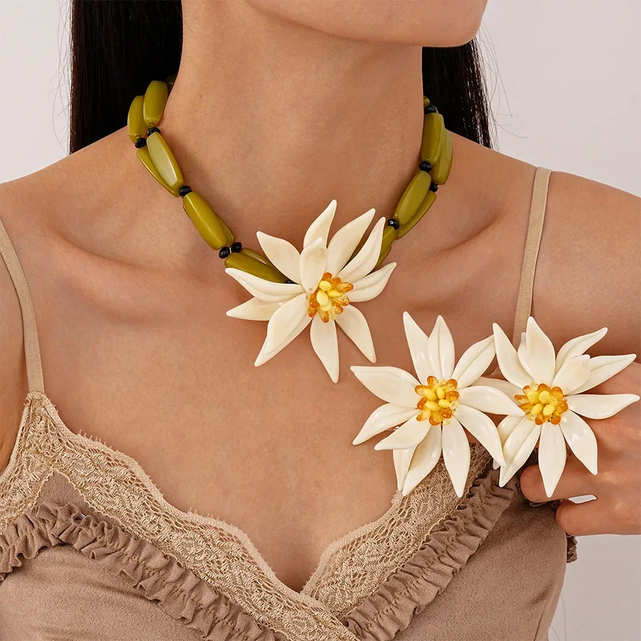 

Elegant Lovely Flower Necklaces Earrings Bracelet Set For Women Trendy Daily Accessories Party Dating Jewelry Gifts