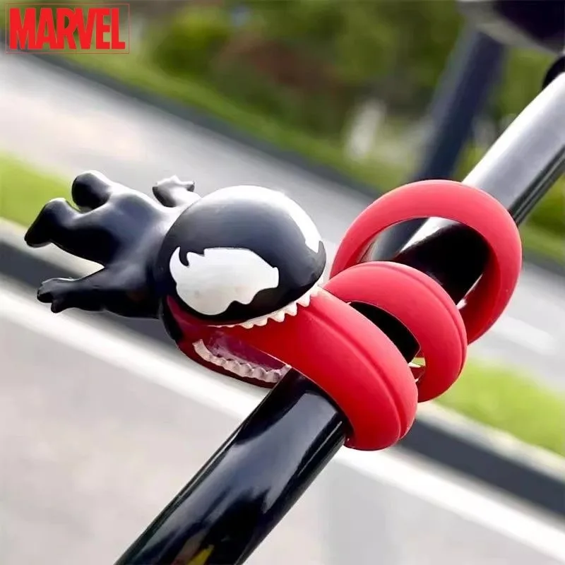 Colgante Venom periférico de dibujos animados de anime Marvel, pequeños accesorios decorativos de moda para vehículos eléctricos y motocicletas.