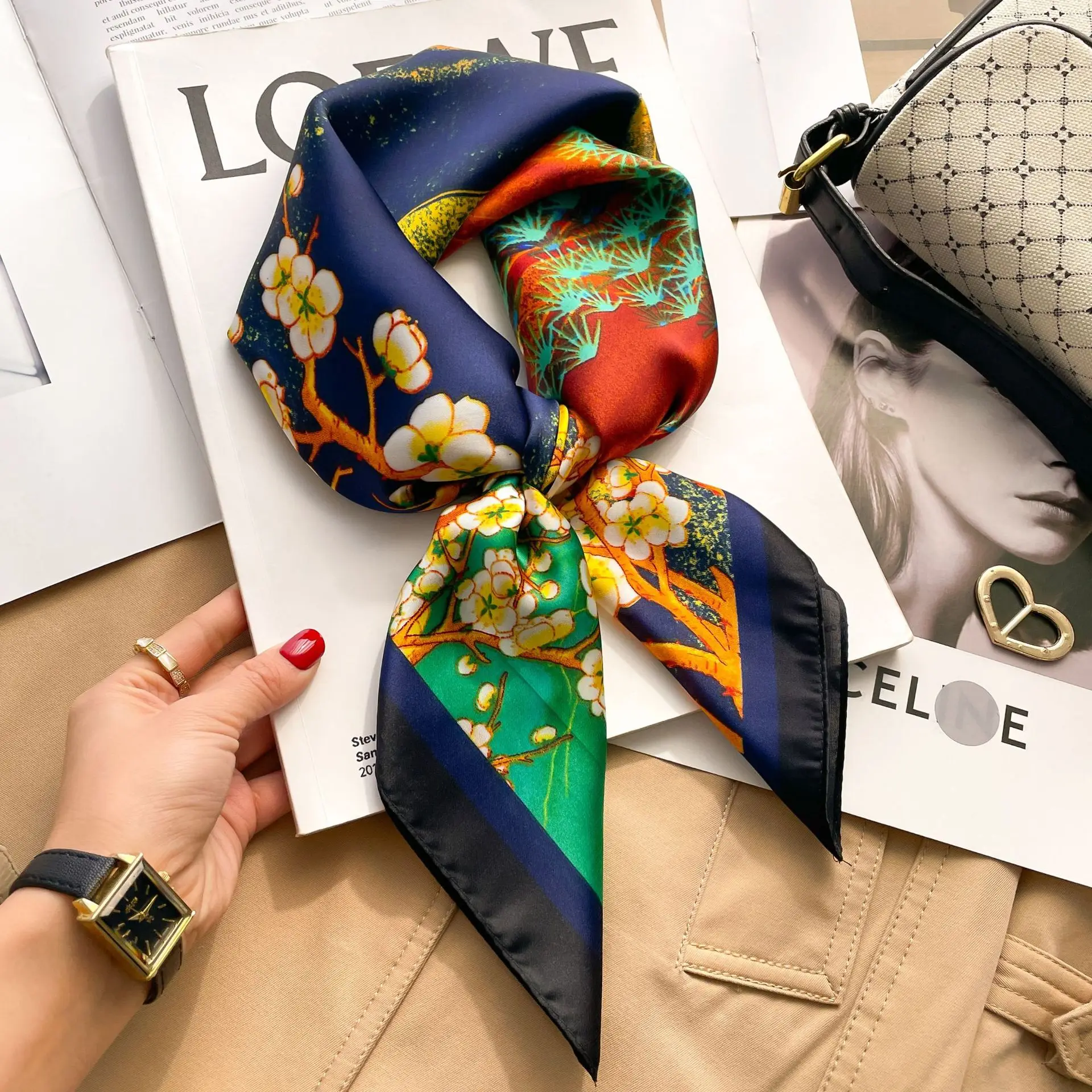 2025 Moda di Lusso Stampa 70*70 cm Sciarpa Quadrata di Seta Delle Donne Morbido Raso Hairband Fazzoletto da Collo Cravatta Fascia Femminile Foulard Borsa Nastro