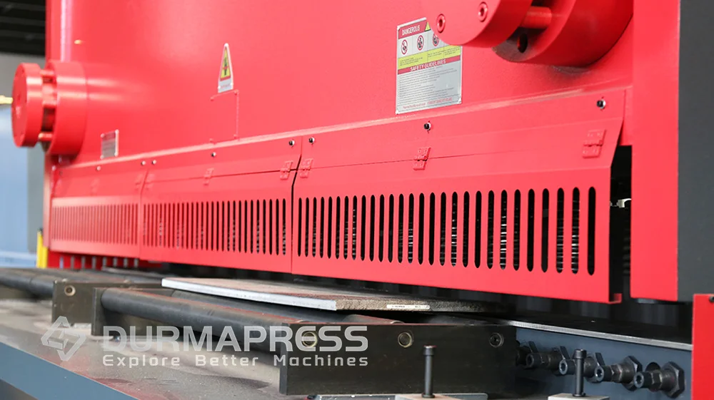 Industrial Metal Processing Tool 30mm 3200mm Thick Plate Shearing Machine - Fast Efficient