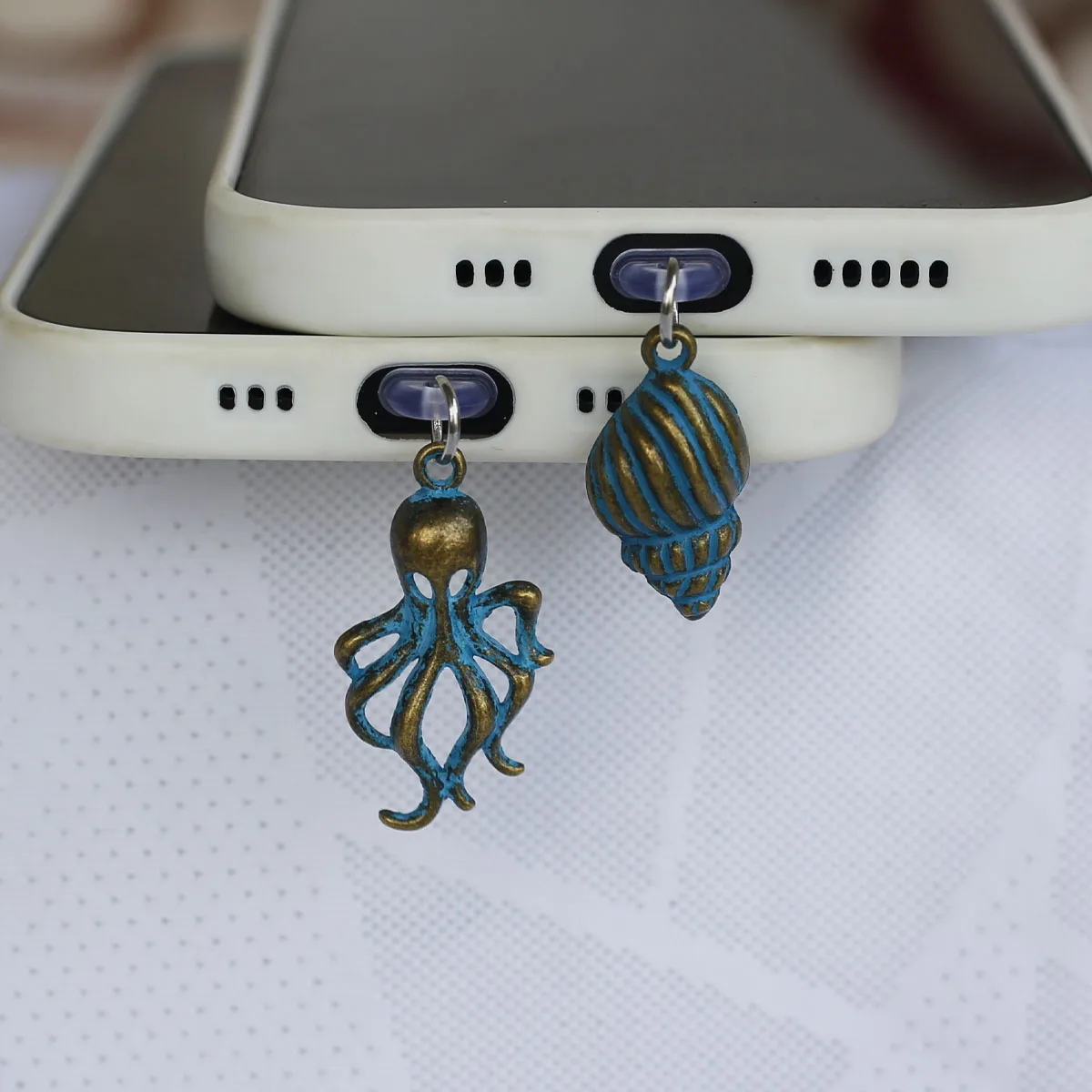 

Mobile Phone Dust Plug Octopus And Conch Pendant Accessory Decoration For Iphone Type-c Port With Hanging Rope To Prevent Loss
