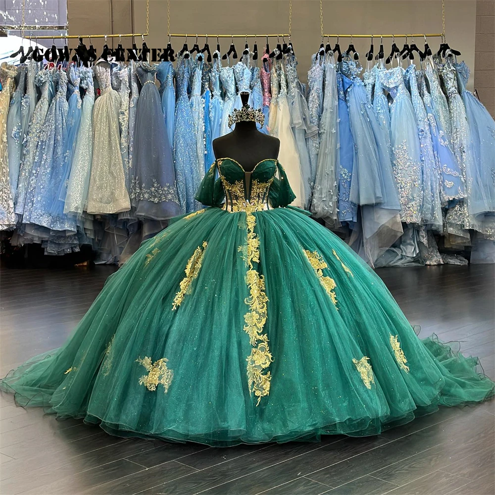 

Зеленое платье Quinceanera с золотыми кружевными аппликациями, 2024, бальное платье с открытыми плечами, мексиканское платье Charro, платье de 15 quinceañera