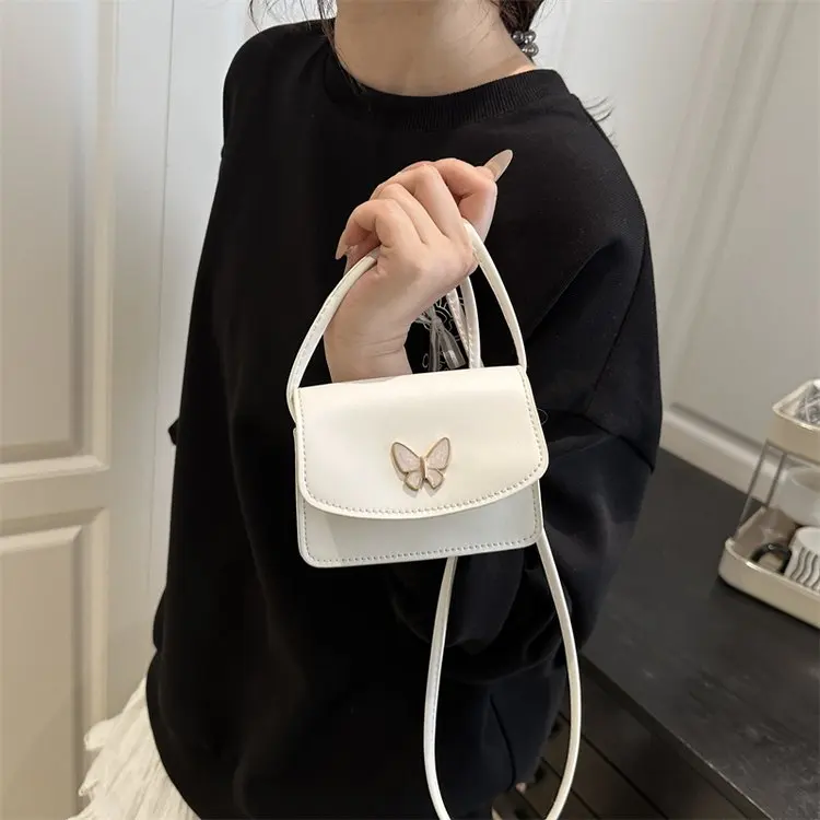 

Новинка осени 2025 года, сумка через плечо из искусственной кожи, маленькая квадратная сумка с магнитной пряжкой, осень 2025 года, средний размер